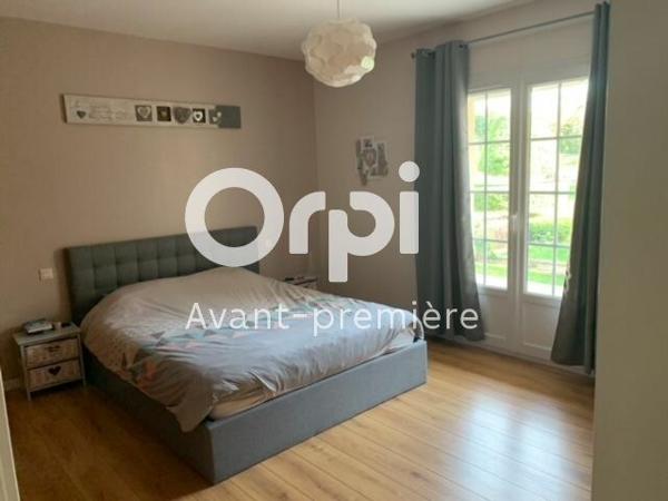 Maison à vendre    5 pièces •  Tonnay-Charente