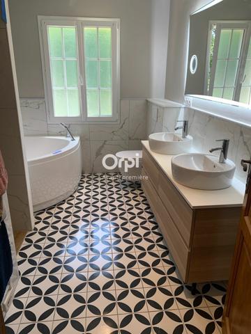 Maison à vendre    5 pièces •  Tonnay-Charente