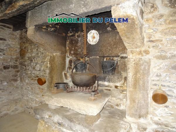 Longère en pierres à la campagne Plounevez-Quintin