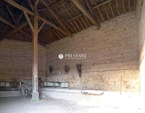 Grande propriété avec Château, gite et dépendances – Secteur Poitiers, POITIERS