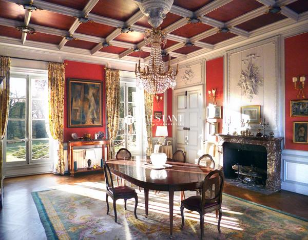 Grande propriété avec Château, gite et dépendances – Secteur Poitiers, POITIERS