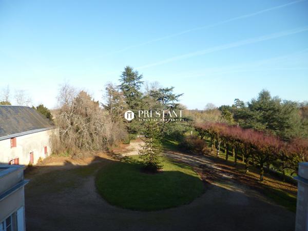 Grande propriété avec Château, gite et dépendances – Secteur Poitiers, POITIERS