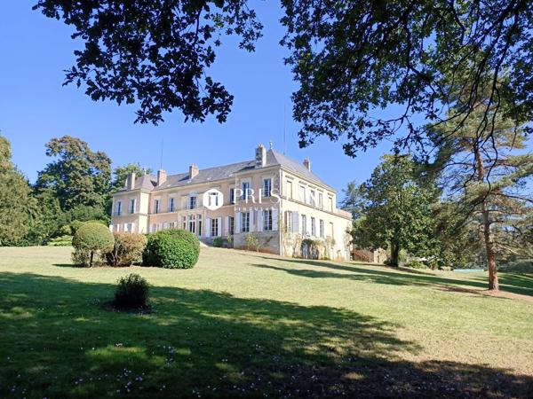 Grande propriété avec Château, gite et dépendances – Secteur Poitiers, POITIERS