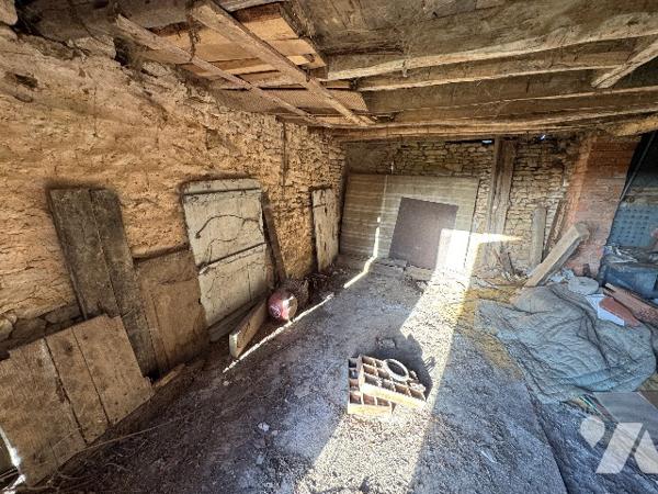 A MORTREE, une maison à usage d'habitation à rénover (41m²)