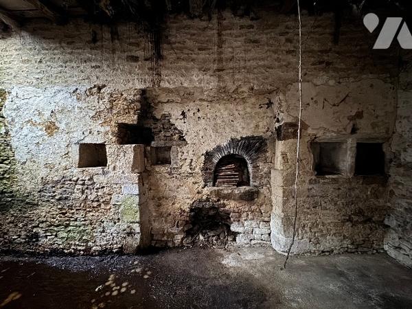 A MORTREE, une maison à usage d'habitation à rénover (41m²)