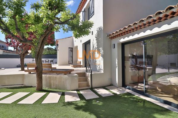 Maison contemporaine 4 chambres Piscine Secteur très recherché