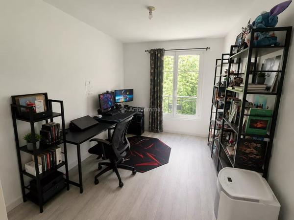 Vente                                                      Appartement
                        
                     3 pièces                      65 m2                     à Chessy