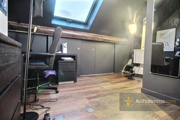 Vente                                                      Maison de ville
                        
                     6 pièces                      181 m2                     à Charenton-le-Pont