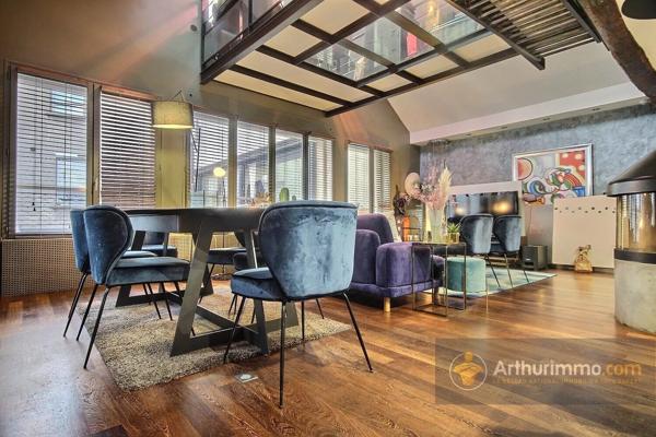 Vente                                                      Maison de ville
                        
                     6 pièces                      181 m2                     à Charenton-le-Pont