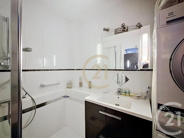 Appartement F4 à vendre  4 pièces - 95,02 m 2   VERSAILLES  - 78