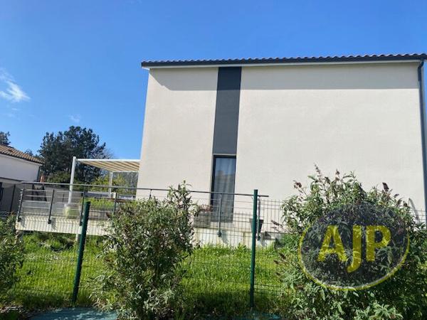 Maison à louer Clisson : 4 pièces, 108m² avec 3 chambre(s) à 975€ - AJP Immobilier Clisson