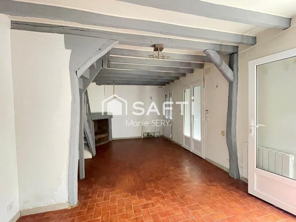 Maison de 60 m² avec grande cour et potentiel d’aménagement – secteur calme