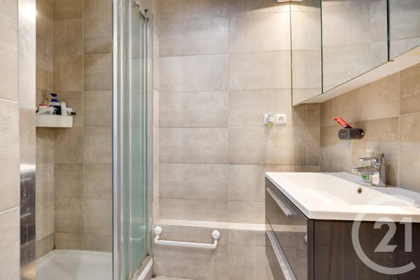 Appartement F3 à vendre  3 pièces - 57,96 m 2   MONTROUGE  - 92
