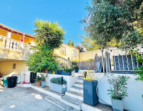 Maison T4 de 142 m2, jardin, piscine, garage