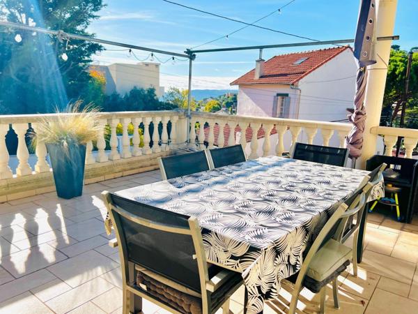 Maison T4 de 142 m2, jardin, piscine, garage