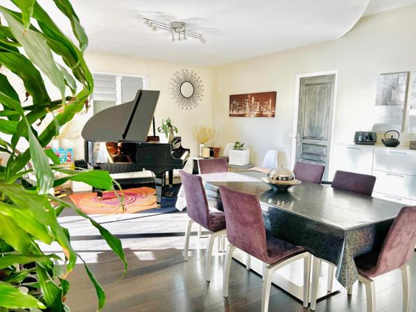 Maison T4 de 142 m2, jardin, piscine, garage