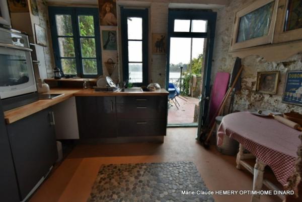 La mer vous fera voir toutes ses couleurs de cette Propriété de 1ère ligne offrant des points de vue exceptionnels