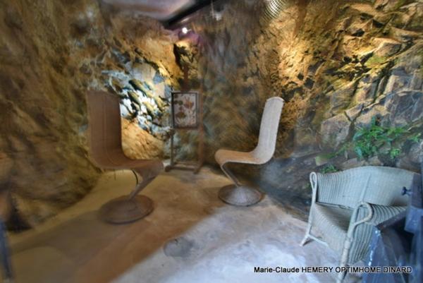 La mer vous fera voir toutes ses couleurs de cette Propriété de 1ère ligne offrant des points de vue exceptionnels