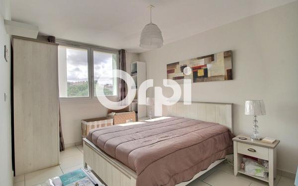 Appartement à vendre    3 pièces • 63,42 m2 Marseille 10