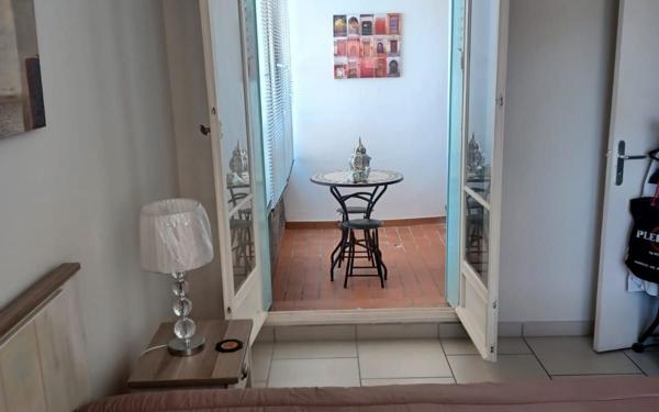 Appartement à vendre    3 pièces • 63,42 m2 Marseille 10