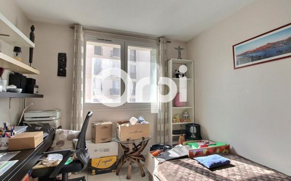 Appartement à vendre    3 pièces • 63,42 m2 Marseille 10