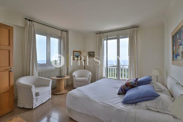 SAINT-JEAN-DE-LUZ – PROPRIÉTÉ D’EXCEPTION AVEC VUE OCÉAN, PISCINE & TENNIS – PLAGE À PIED, SAINT JEAN DE LUZ