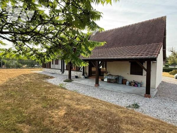 ENTRE ORBEC ET LISIEUX JOLIE MAISON NORMANDE BEL ETAGE A AMENAGER TERRAIN 2145m².