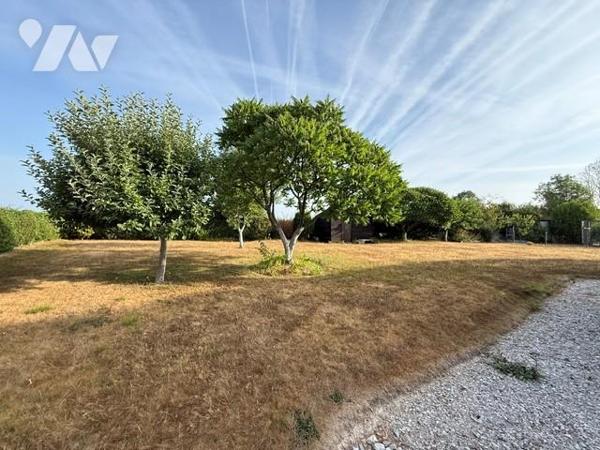 ENTRE ORBEC ET LISIEUX JOLIE MAISON NORMANDE BEL ETAGE A AMENAGER TERRAIN 2145m².