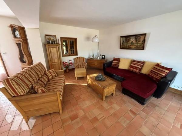 ENTRE ORBEC ET LISIEUX JOLIE MAISON NORMANDE BEL ETAGE A AMENAGER TERRAIN 2145m².