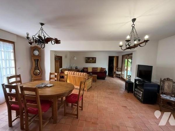 ENTRE ORBEC ET LISIEUX JOLIE MAISON NORMANDE BEL ETAGE A AMENAGER TERRAIN 2145m².