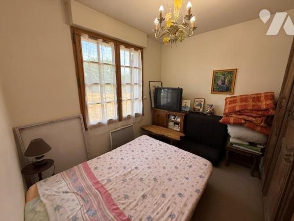 ENTRE ORBEC ET LISIEUX JOLIE MAISON NORMANDE BEL ETAGE A AMENAGER TERRAIN 2145m².