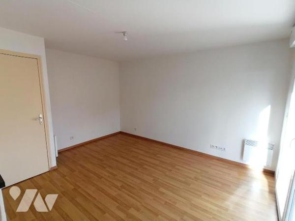 Nouveauté  Étude TRENTE CINQ NOTAIRES !
Idéalement situé à mi-chemin entre le centre historiqu...