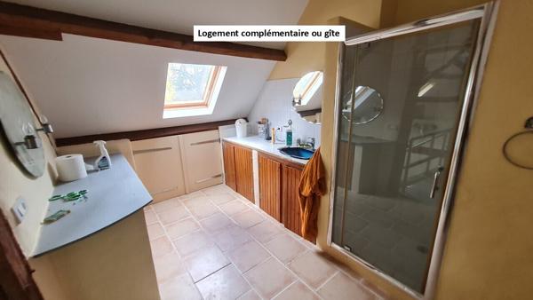 Propriété 223m²: hab principal 167m² + appart 56m² + dép 88m² / 3100m²