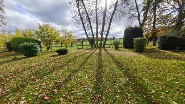 Propriété 223m²: hab principal 167m² + appart 56m² + dép 88m² / 3100m²