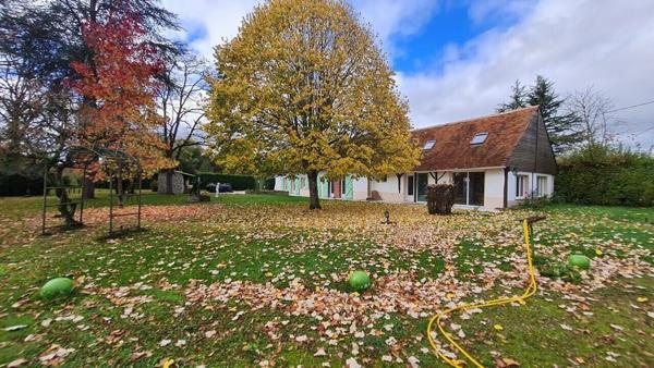 Propriété 223m²: hab principal 167m² + appart 56m² + dép 88m² / 3100m²