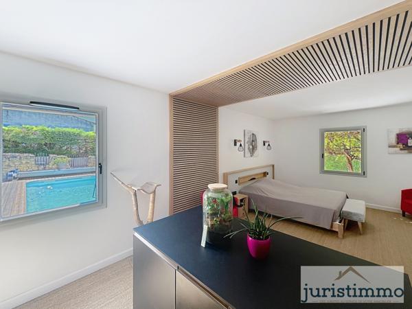 Vaison-la-Romaine (84110) A 6 kms de VAISON LA ROMAINE -VILLA DE 140 m2 EN EXCELLENT ETAT-GARAGE-PISCINE-975 m2 DE TERRAIN