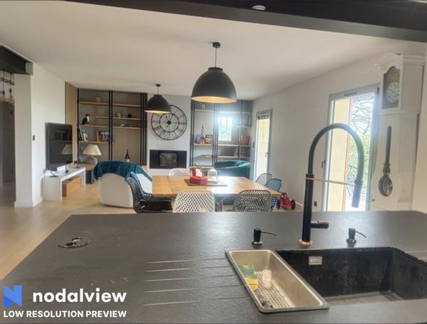 Vaison-la-Romaine (84110) A 6 kms de VAISON LA ROMAINE -VILLA DE 140 m2 EN EXCELLENT ETAT-GARAGE-PISCINE-975 m2 DE TERRAIN