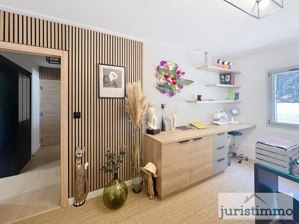 Vaison-la-Romaine (84110) A 6 kms de VAISON LA ROMAINE -VILLA DE 140 m2 EN EXCELLENT ETAT-GARAGE-PISCINE-975 m2 DE TERRAIN