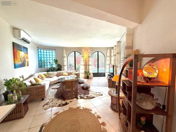 Villa à vendre à Saint-Pierre à la Réunion (97410), ref : 97424/133   
CONCESSION