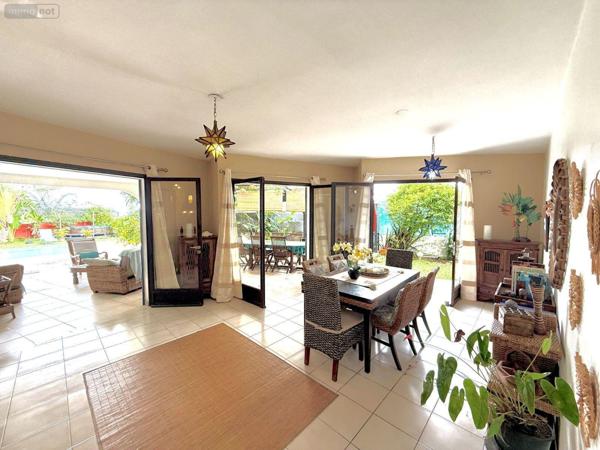 Villa à vendre à Saint-Pierre à la Réunion (97410), ref : 97424/133   
CONCESSION