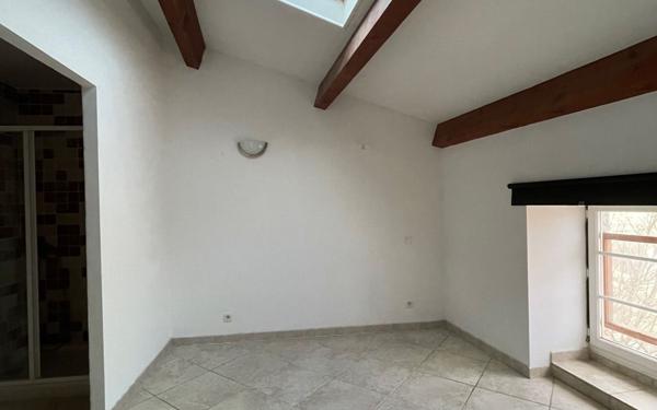 Appartement à louer    3 pièces • 56 m2 Lagorce