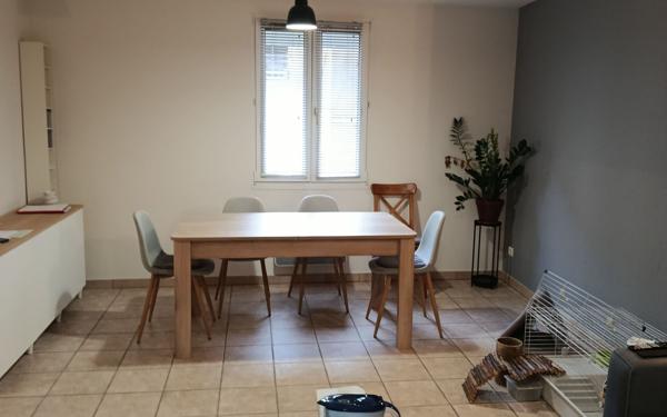 Appartement à louer    5 pièces • 107,51 m2 Saint-Genis-Laval