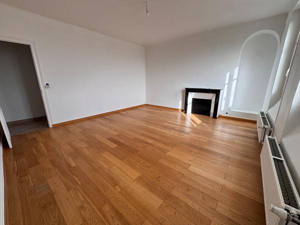 T4 rénové - Hyper-centre d'Orléans - Immeuble bourgeois