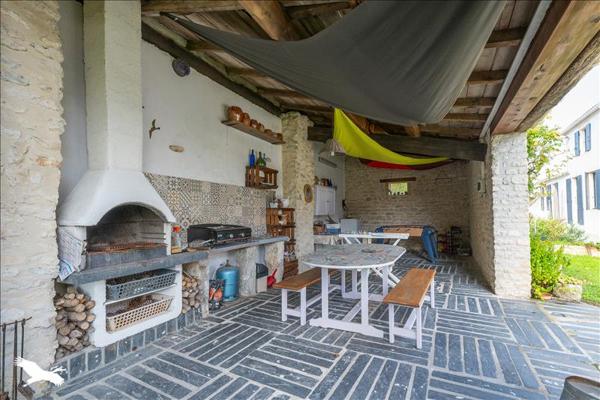 Maison à vendre 1 242 000 € Saint-Pierre-d'Oléron 6 p 202 m² DPE C