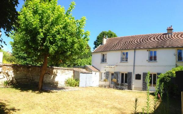 Appartement à louer    4 pièces •  Fontainebleau