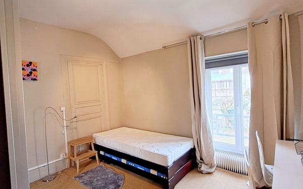 Appartement à louer    4 pièces •  Fontainebleau