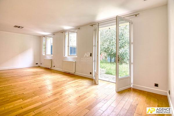 Versailles Notre-Dame Maison ancienne de 5 pièces 113 m² carrez avec jardin de 104 M² €1 200 000 ** - Référence 27648