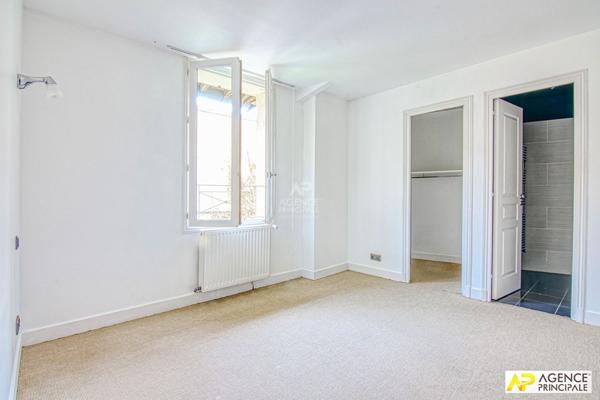 Versailles Notre-Dame Maison ancienne de 5 pièces 113 m² carrez avec jardin de 104 M² €1 200 000 ** - Référence 27648