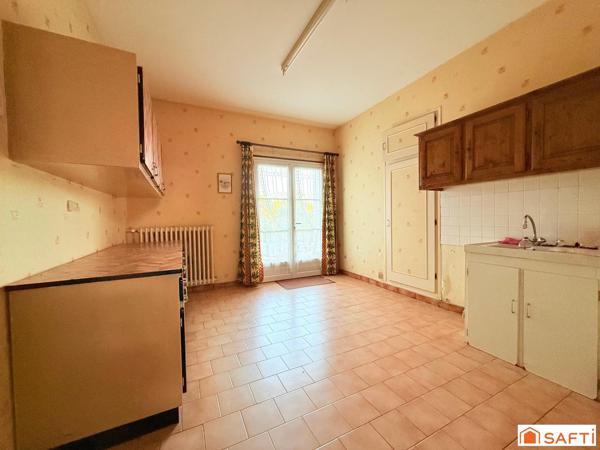 Maison de bourg avec 1290 m2 de Terrain