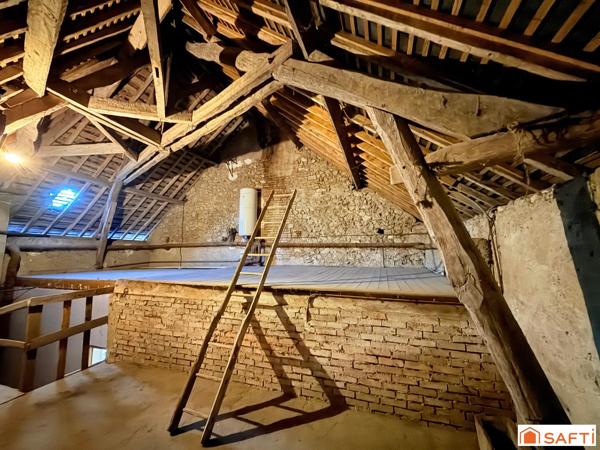 Maison de bourg avec 1290 m2 de Terrain